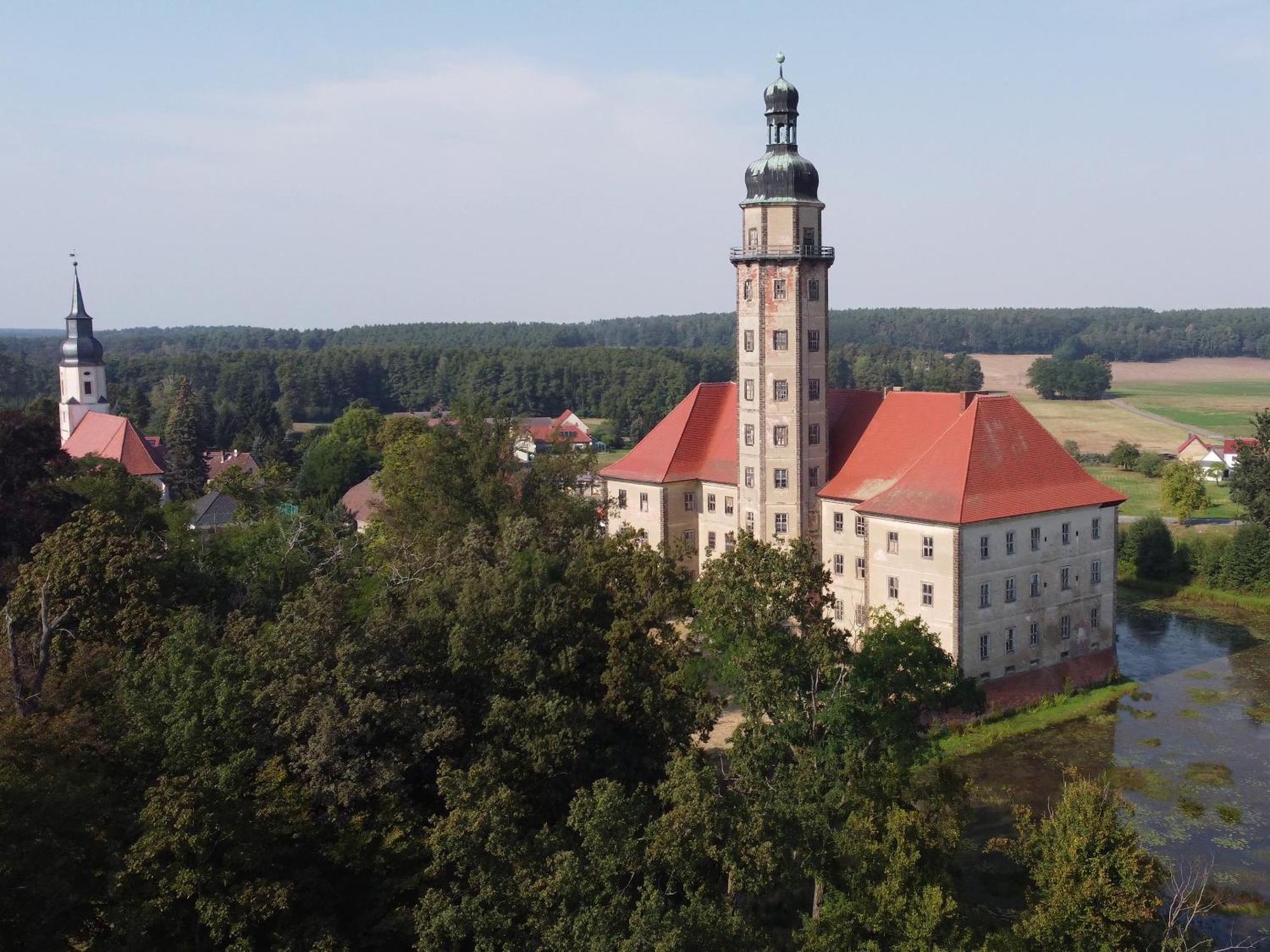 Resort "Schloss Reinharz" Bad Schmiedeberg Exterior foto